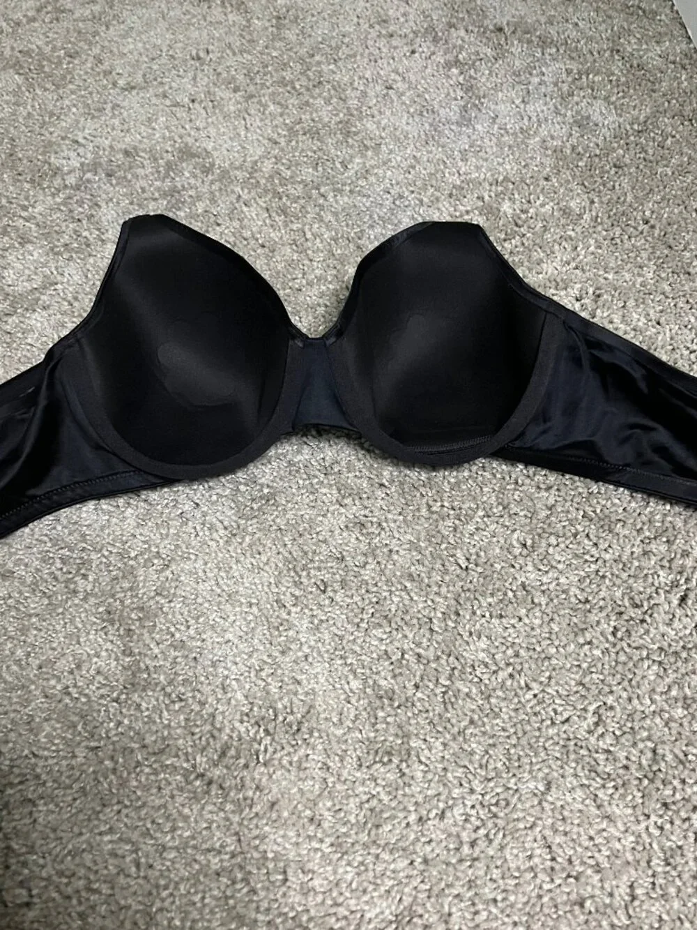 Bali Women's One Smooth U Concealing and Shaping Underwire Bra Black 34C